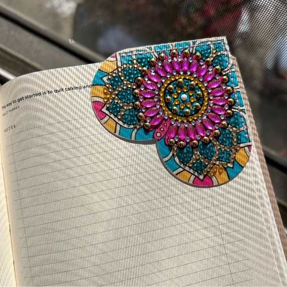 Diamond Art HEART 12 Corner Bookmark, Colorful, Sparkly (BLUE, PINK, GOLD) - Picture 8 of 15